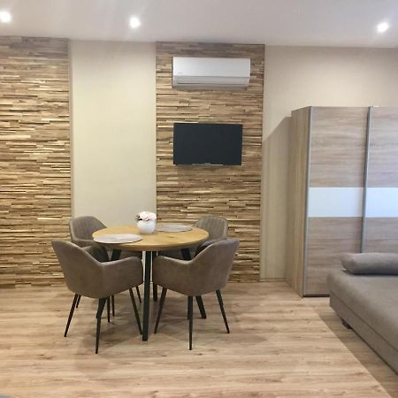 Family Apartmanhaz Daire Kanije Dış mekan fotoğraf