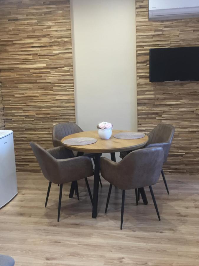 Family Apartmanhaz Daire Kanije Dış mekan fotoğraf