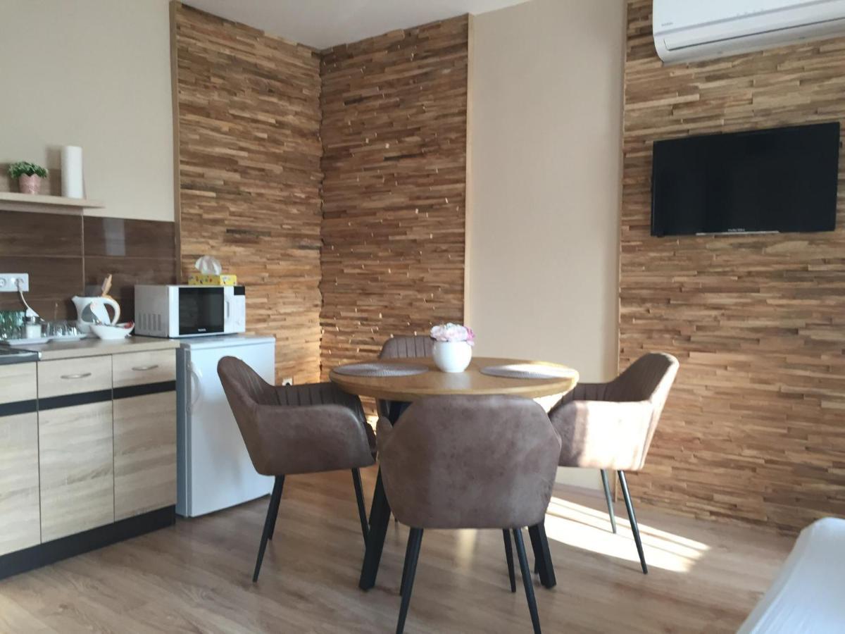 Family Apartmanhaz Daire Kanije Dış mekan fotoğraf