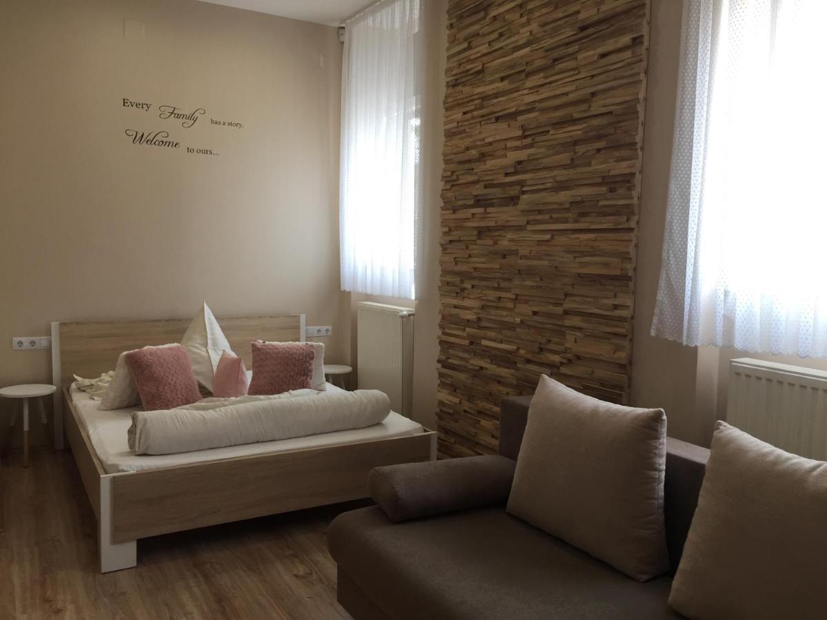 Family Apartmanhaz Daire Kanije Dış mekan fotoğraf
