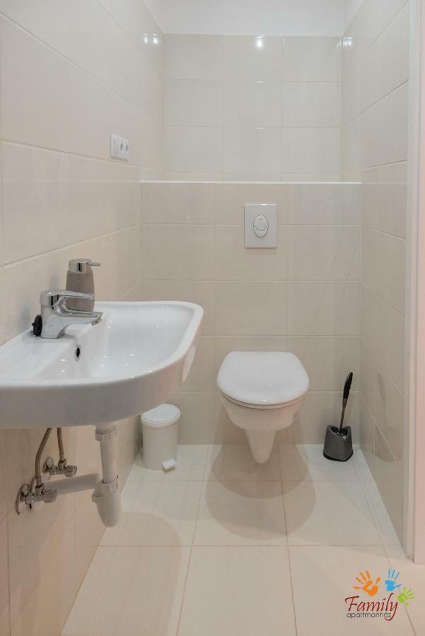 Family Apartmanhaz Daire Kanije Dış mekan fotoğraf