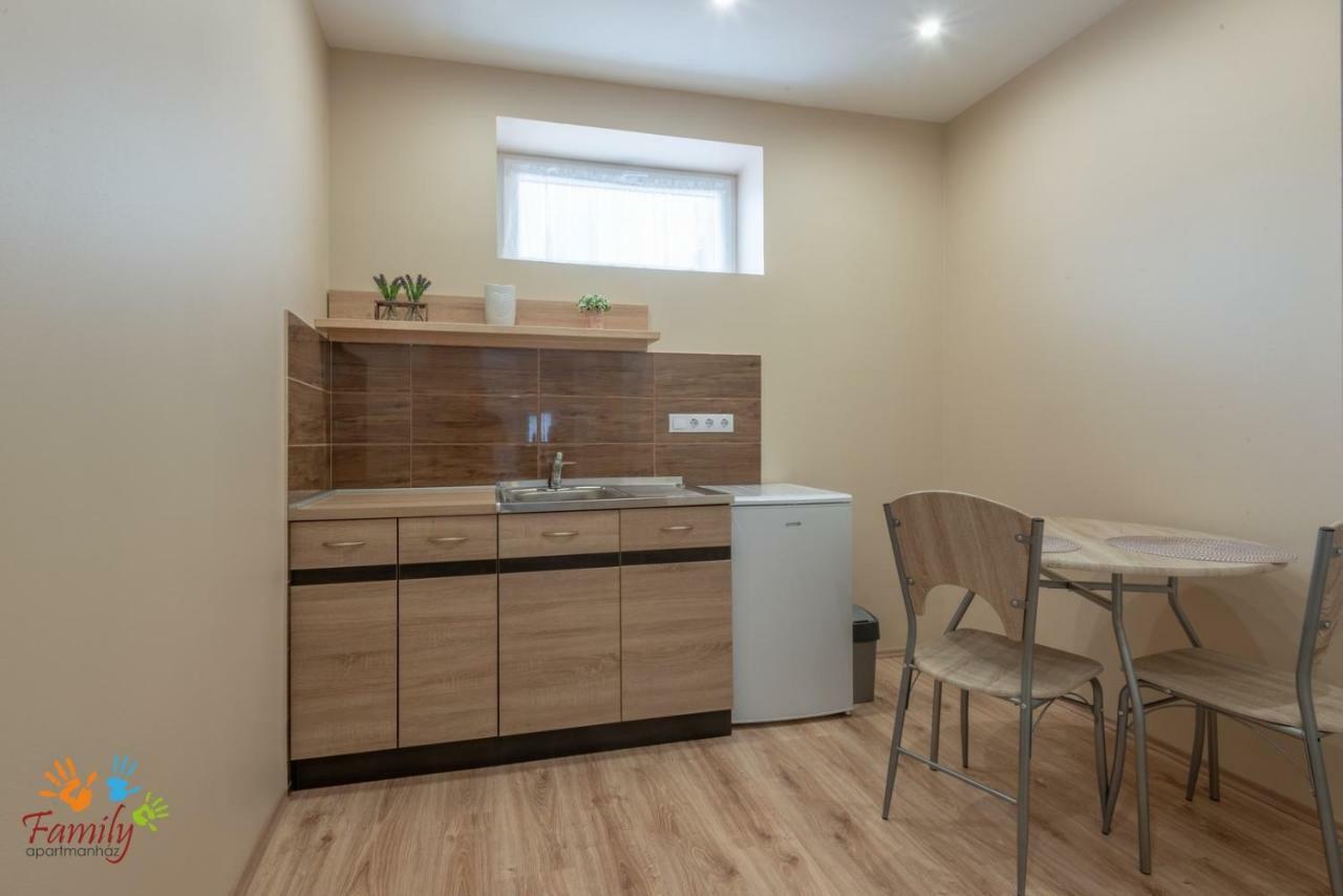 Family Apartmanhaz Daire Kanije Dış mekan fotoğraf